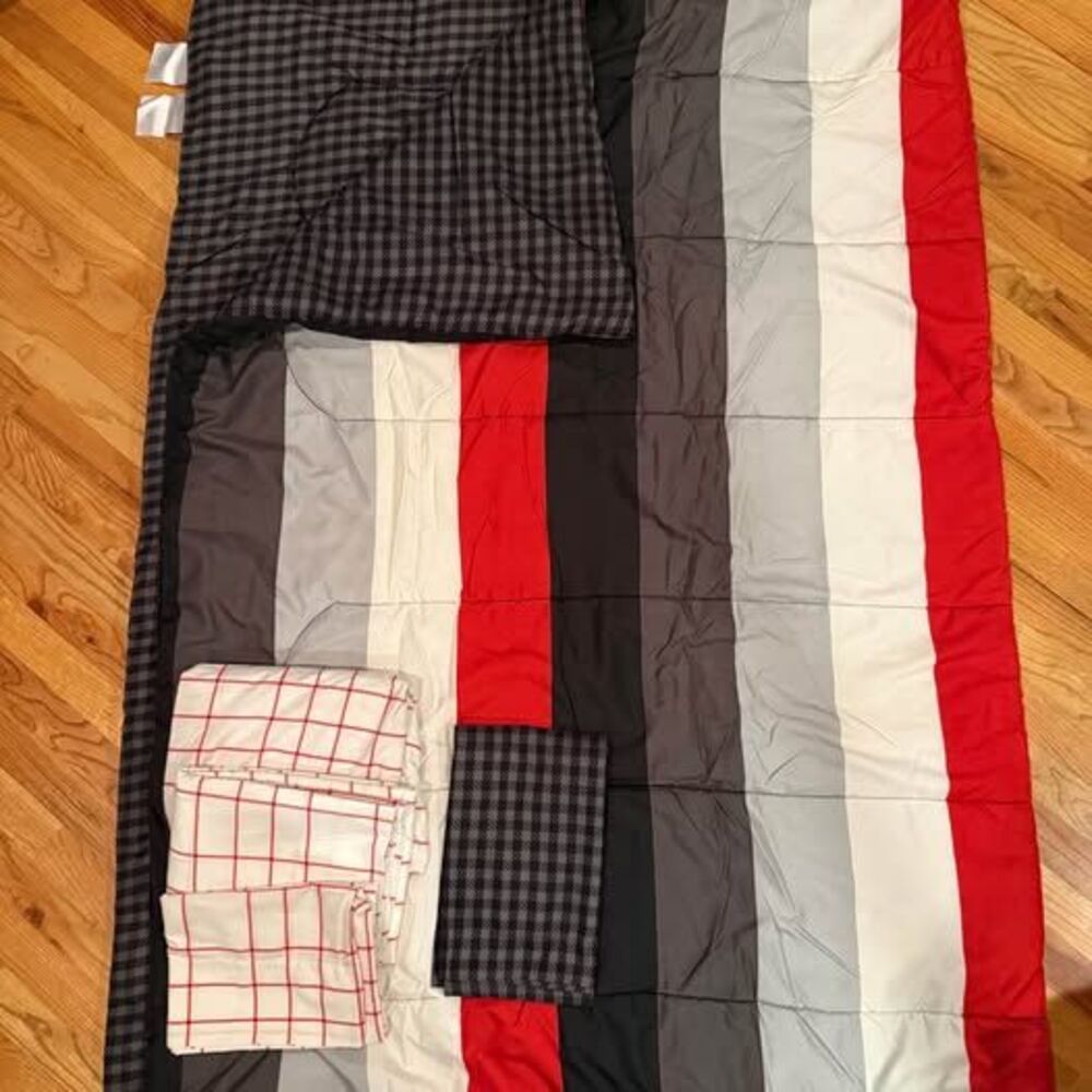 Twin XL UGA Dorm Bedding